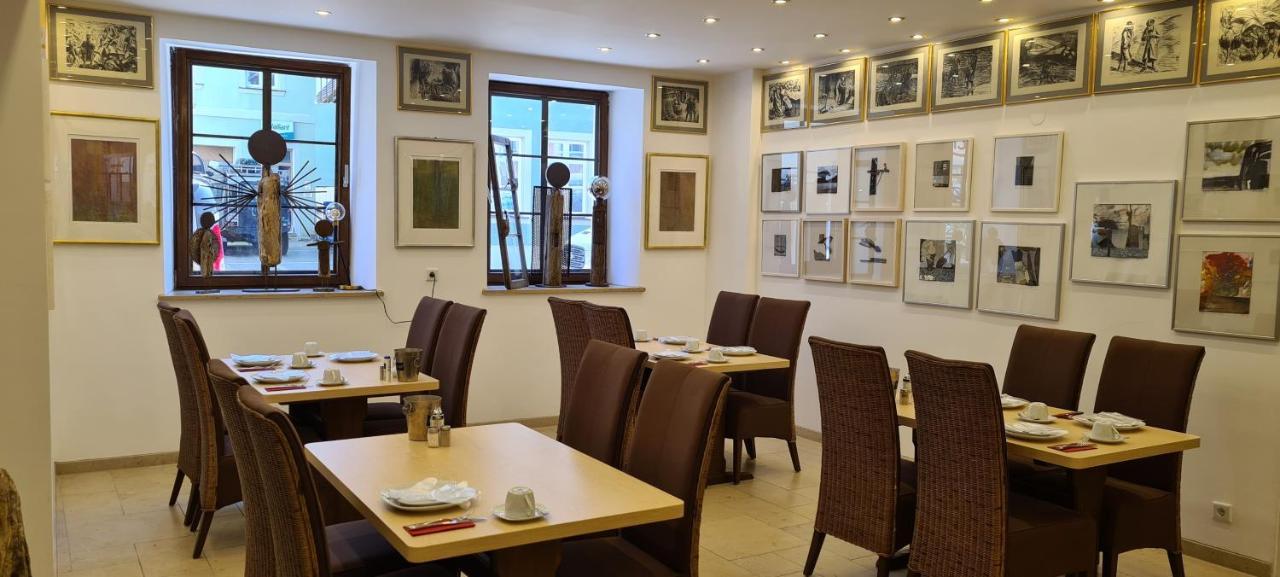 Hotel Garni "Am Ellinger Tor" Weißenburg in Bayern Exteriör bild